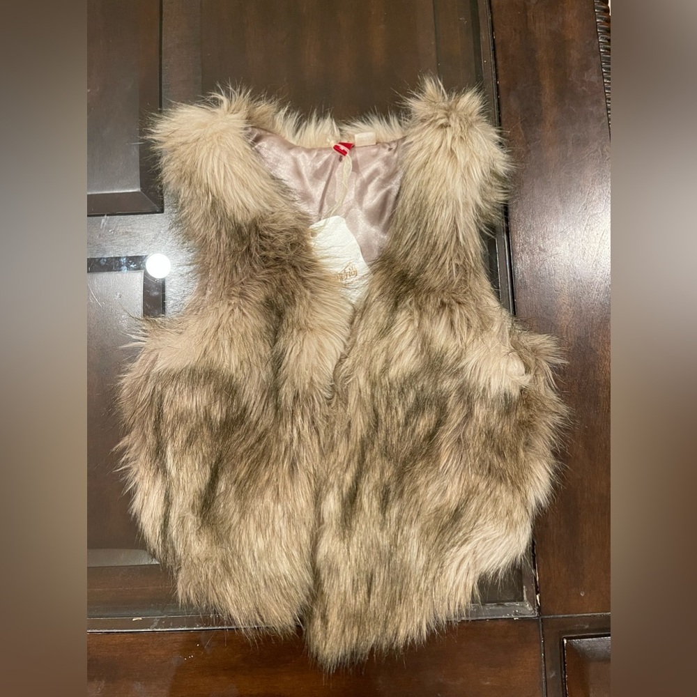 Hm gabby girl faux fur vest